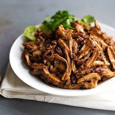 Honey Glazed Crockpot Chicken Adobo - simple pantry ingredients, hardly any hands-on time, 200 calories. | https://solid-fatburn.fit
